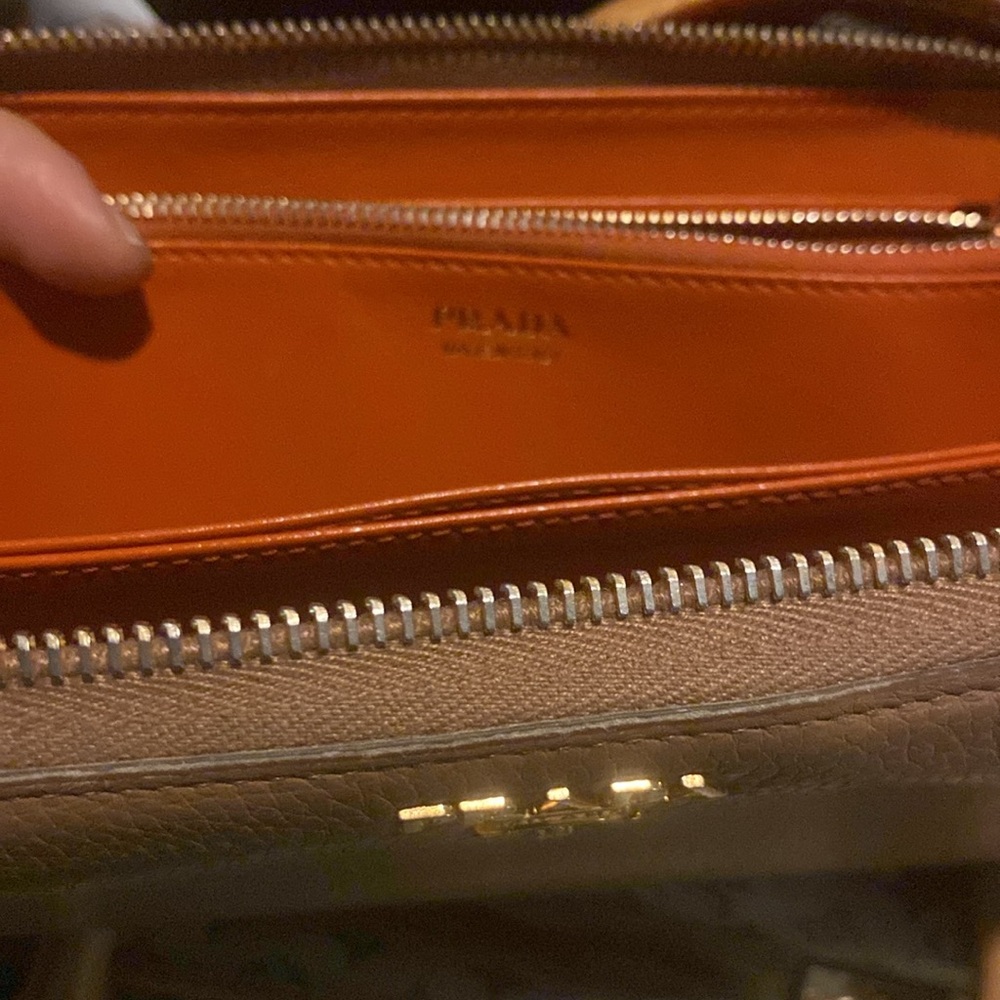 Prada Wallet - Picture 3 of 4